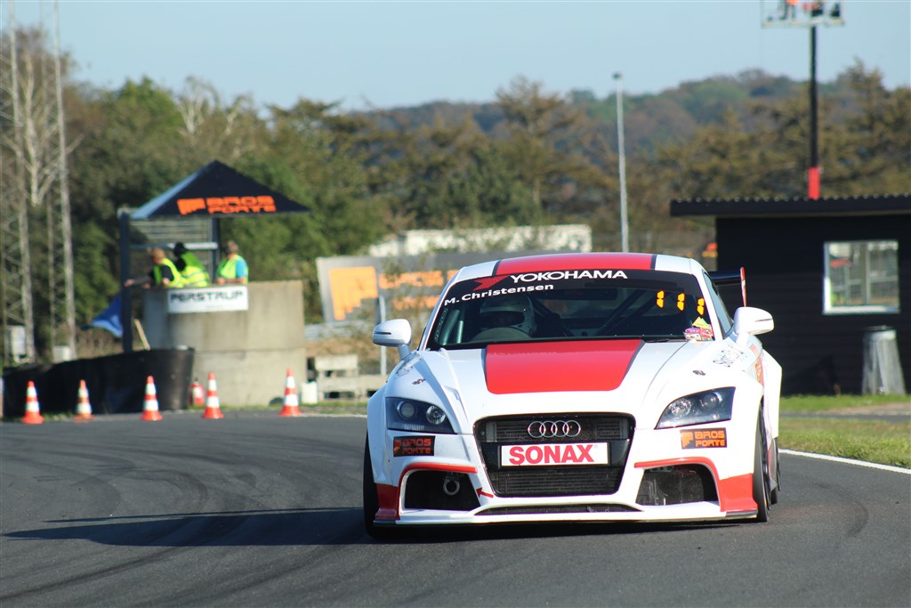 Morten Christensen fik kørt en masse kilometer ind i Audi TTS raceren på Djursland, men denne gang skal han virkelig give den gas, hvis han skal hjem med 3. førstepladser igen
(Foto: JJ Media)